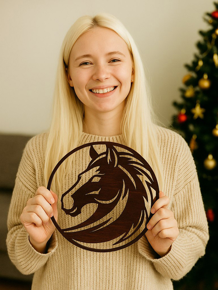 Праздничный деревянный декор